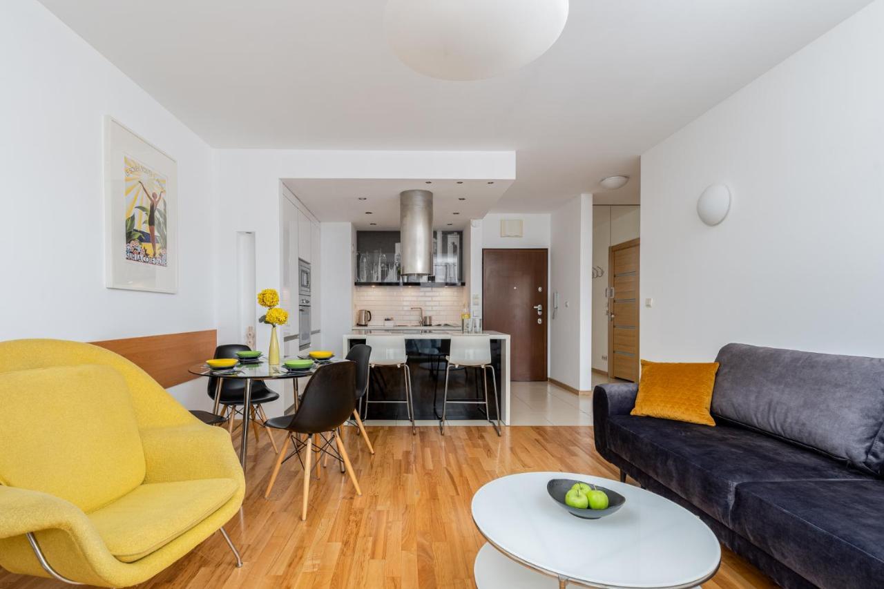 Apartament Modern With Free Parking Spot