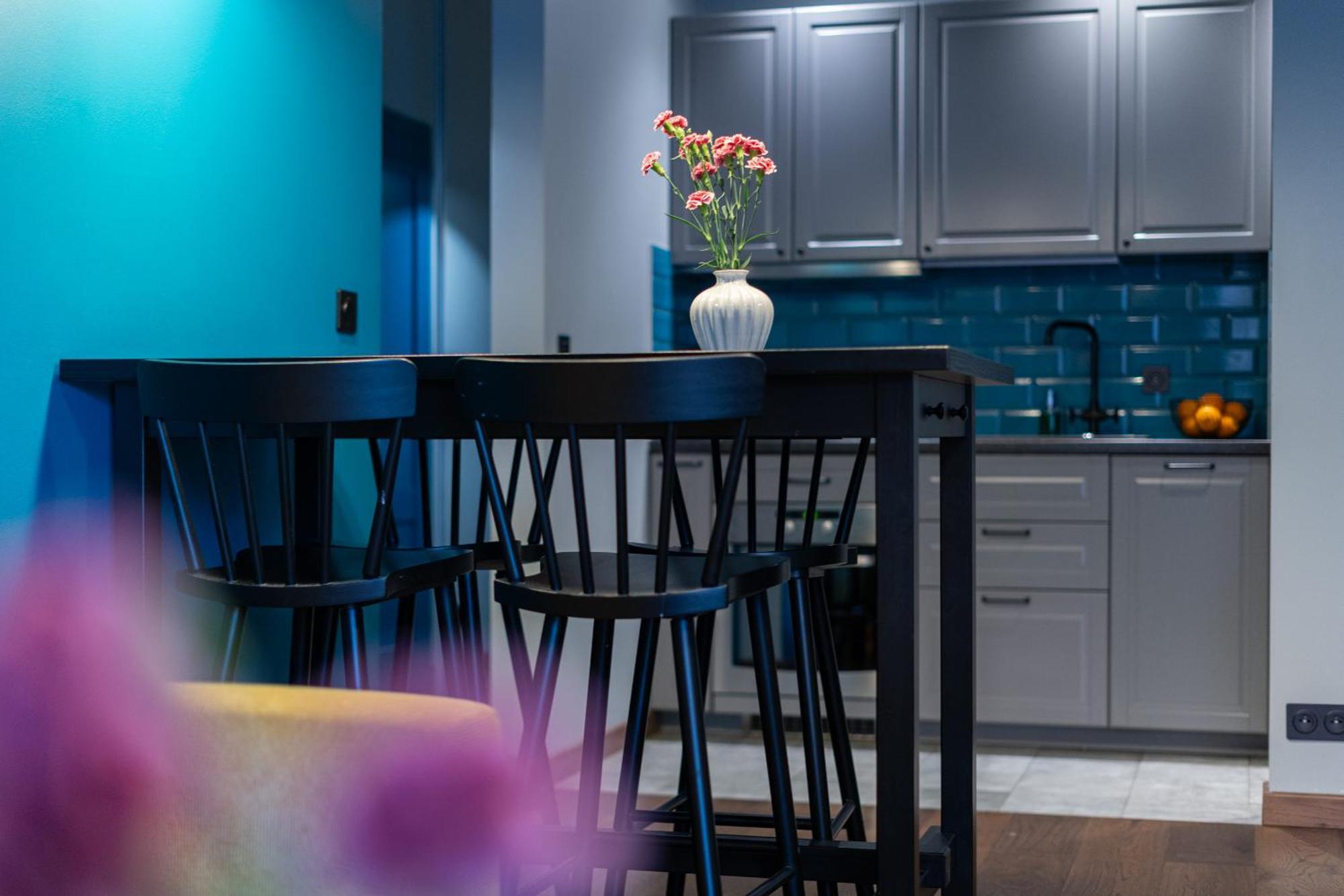 Modern With Free Parking Spot Apartament